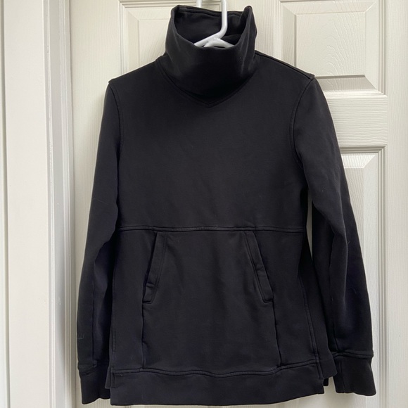 Lululemon Press Pause Pullover, size 6 - Picture 9 of 9